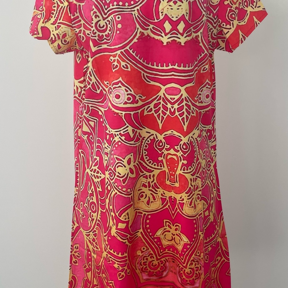 Vibrant Pink & Gold Patterned Shift Dress